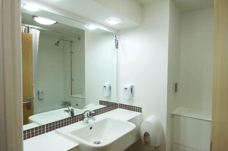 Premier Inn London Barking Extérieur photo